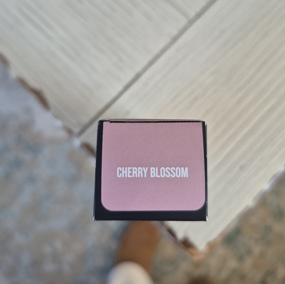 Huda Beauty Faux Filter Color Corrector Cherry Blossom - Picture 3 of 3
